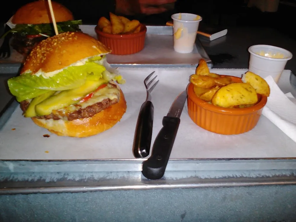 Classic Cheeseburger